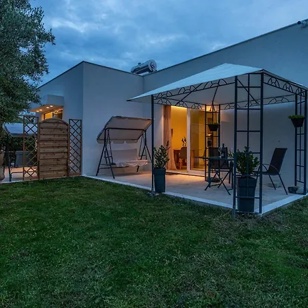 Mellagia Apartment