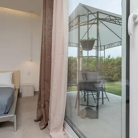 Mellagia アパート カッサンドレイア