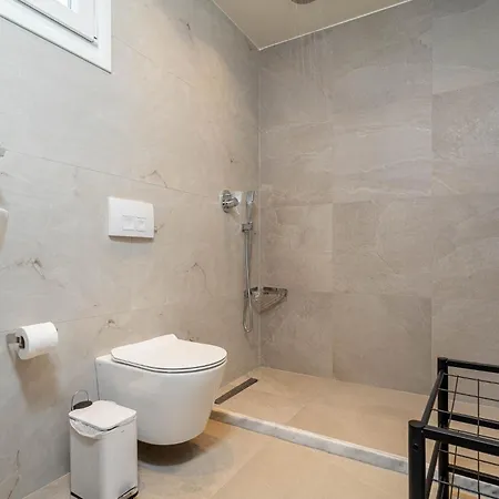 アパート Mellagia カッサンドレイア