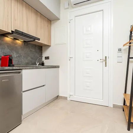 Mellagia アパート カッサンドレイア