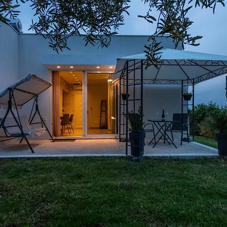 Mellagia アパート カッサンドレイア