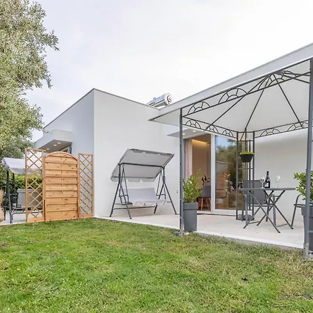 Mellagia アパート カッサンドレイア